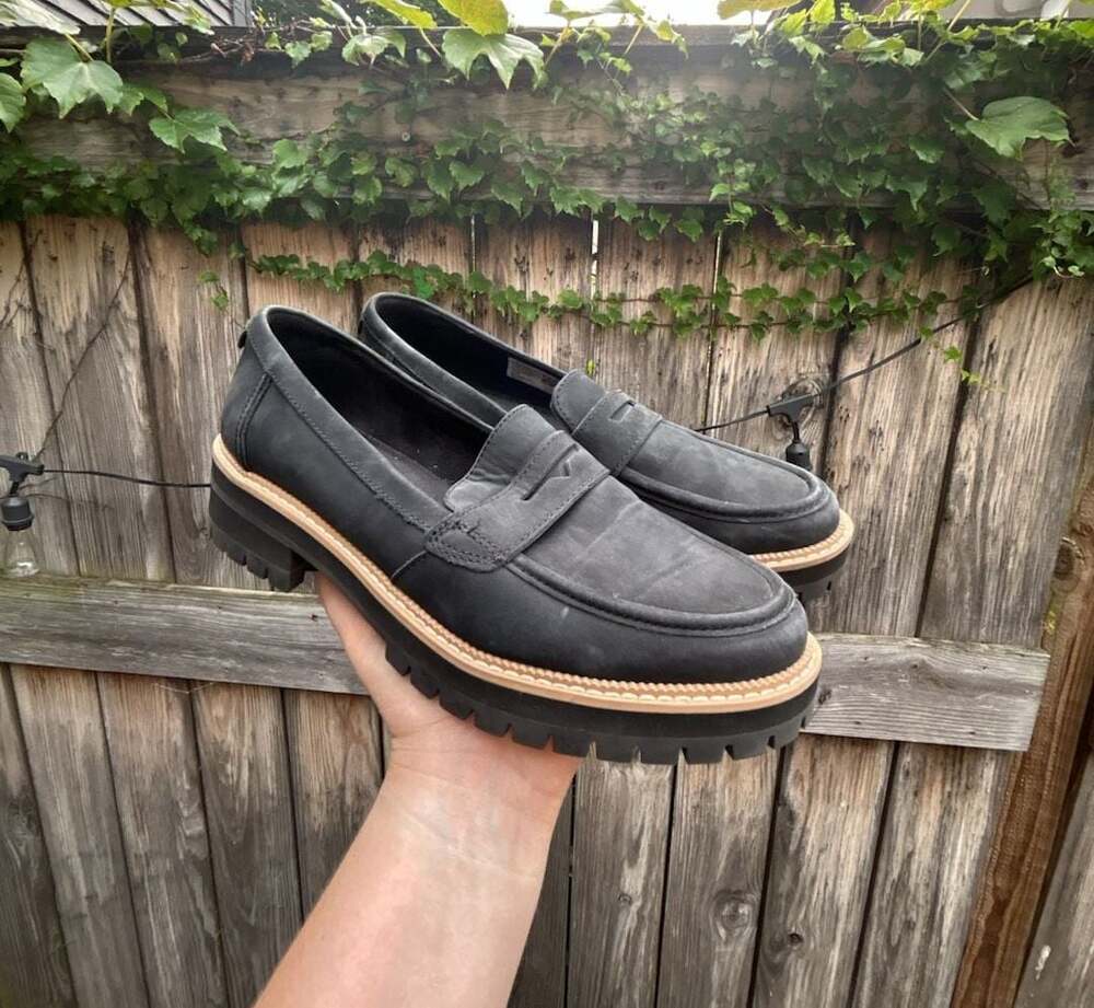 TOMS Cara Lug Sole Penny Loafers Size 9 Black Suede Chunky Platform